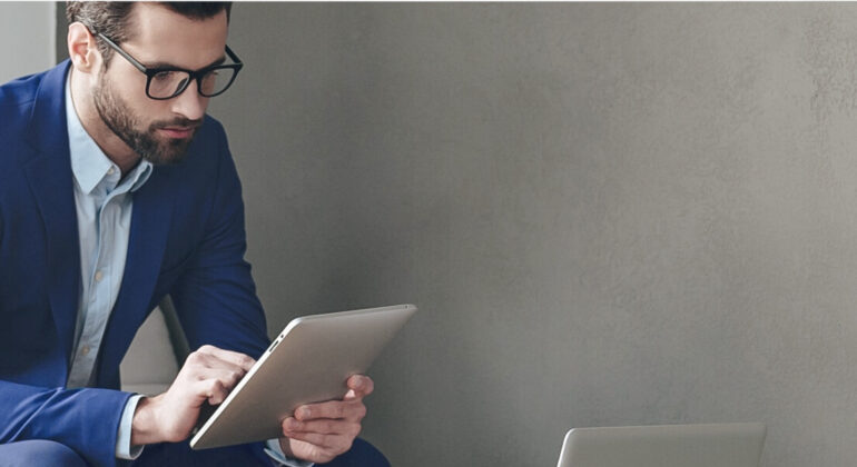 home-infotechno-video-intro-bg